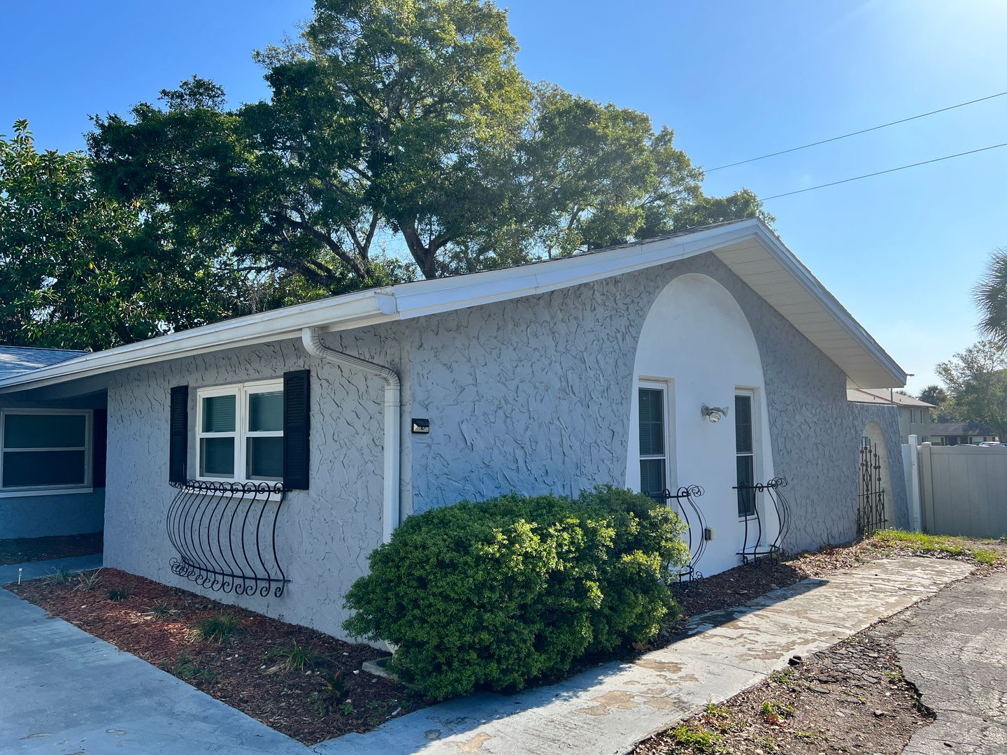 Convenience in Largo/Clearwater 2/1 Triplex Apt – photo 1