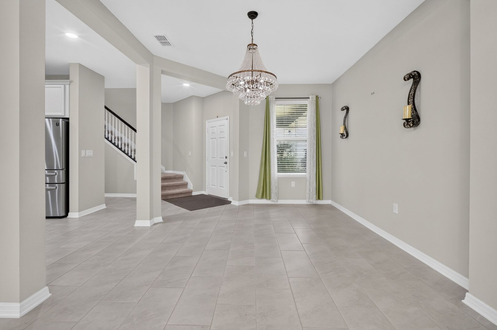 AVAILABLE NOW In Sanford 5 BEDS 4.5 BATHS + LOFT – photo 4