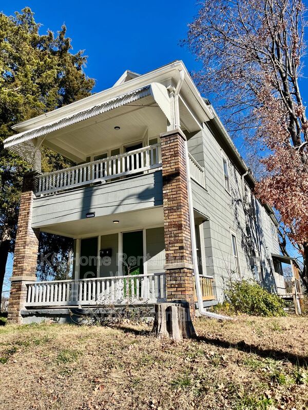 2947 York St. – photo 2