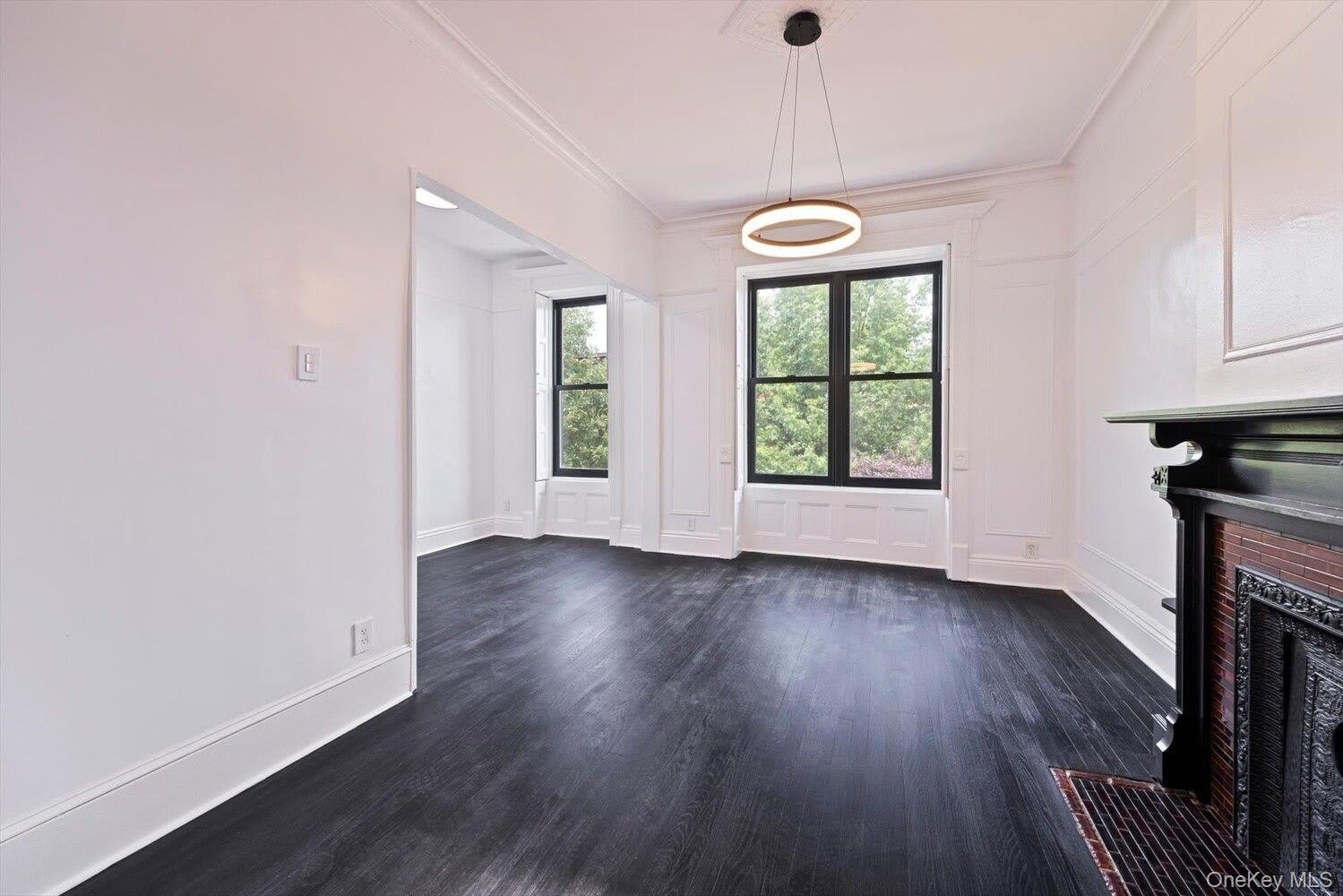 736 HALSEY Street – photo 2