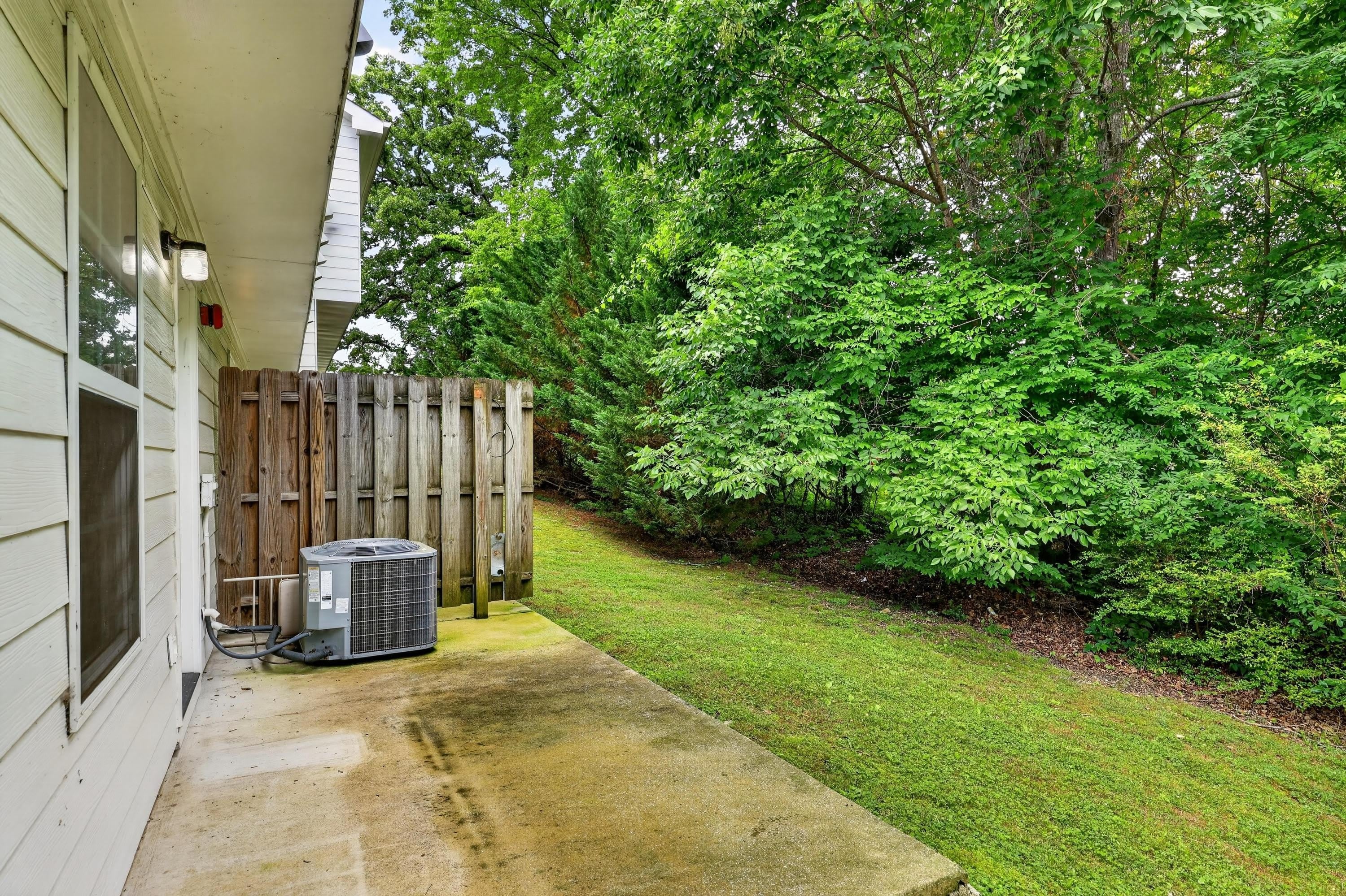 1109 Maple Tree Lane – photo 4