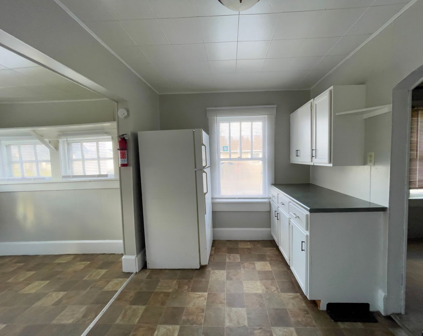 For Rent: 2401 S Mulberry St. 2 Bedroom 1 Bathroom Home Coming Soon! New Flooring! – photo 2
