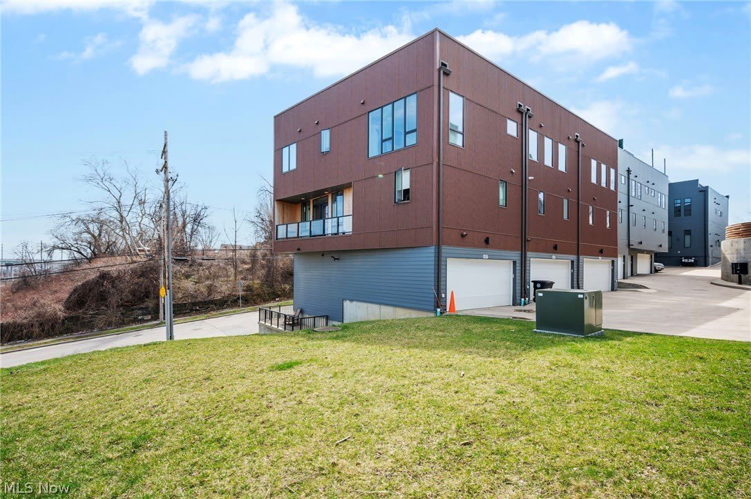 402 Jefferson Avenue – photo 3