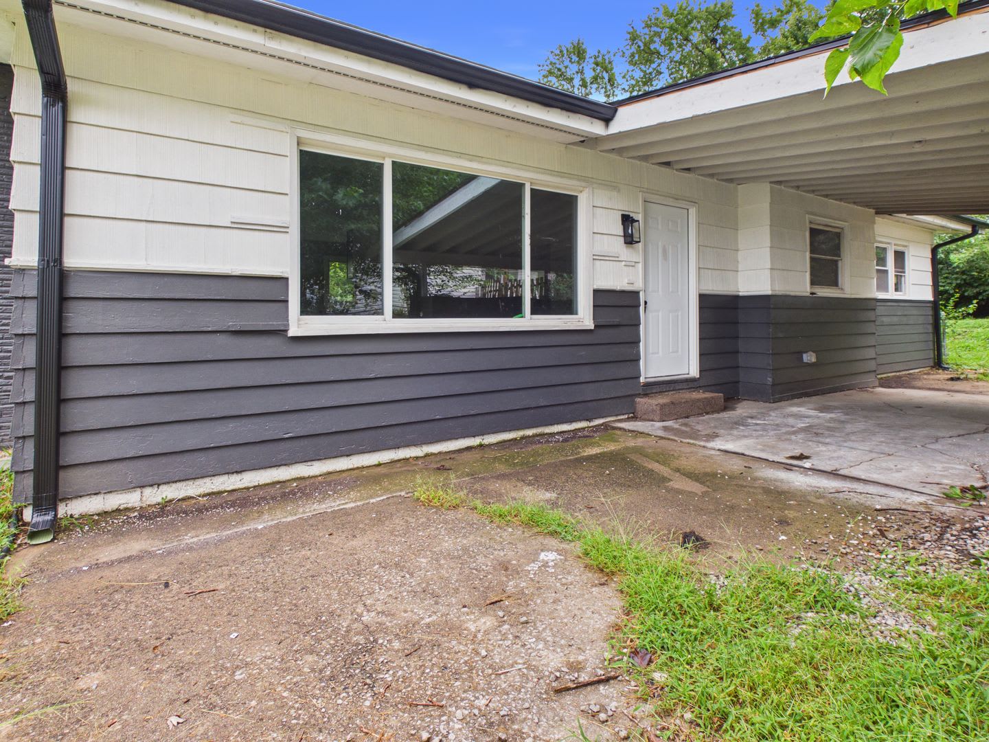 808 E Clark St – photo 1