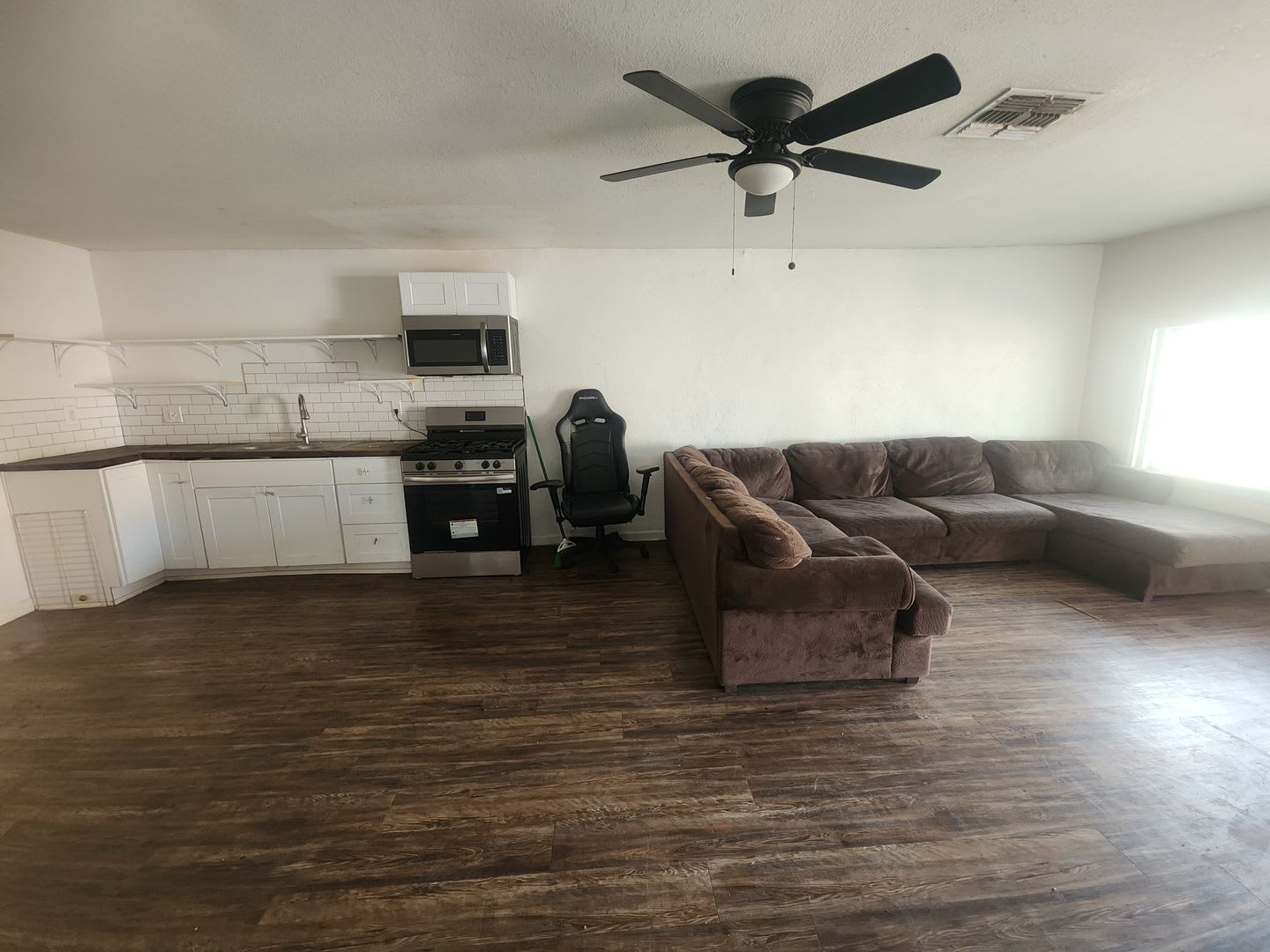 Great location with large yard – photo 4