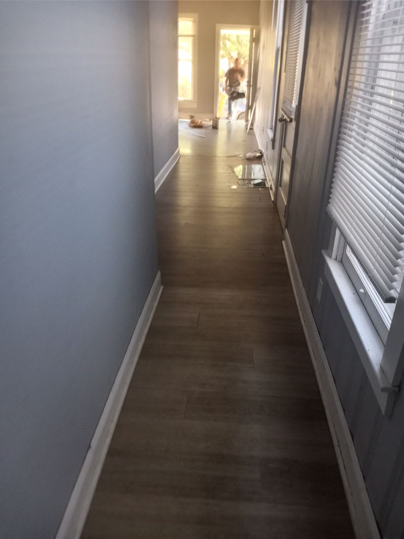 2 bedroom Bungalow! LEASING SPECIAL Move in by 9/15/2026 and receive 50% off of your Deposit. – photo 5