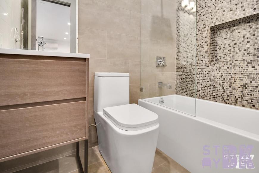 242 Parkside Avenue – photo 5