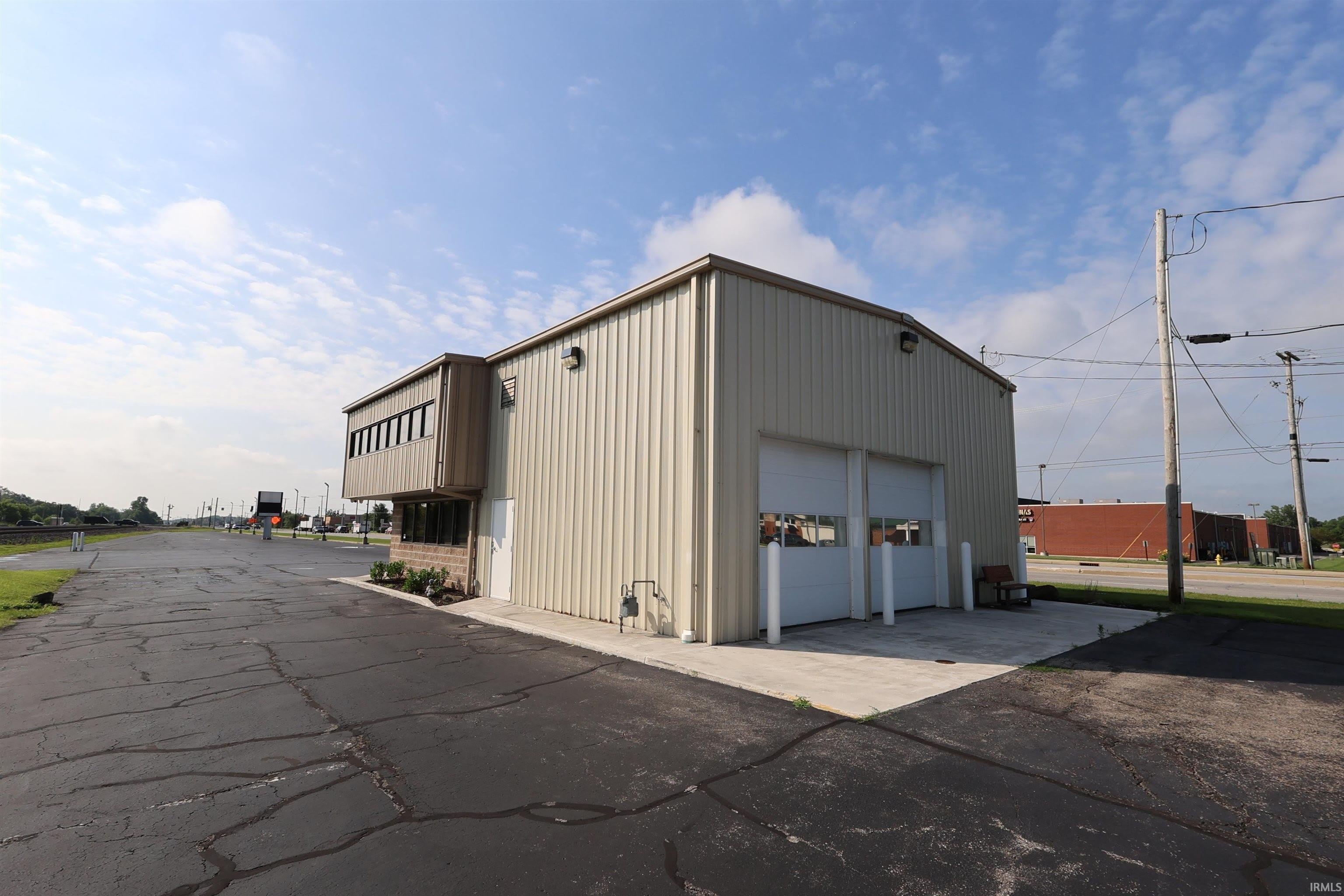 23119 US 33 – photo 3