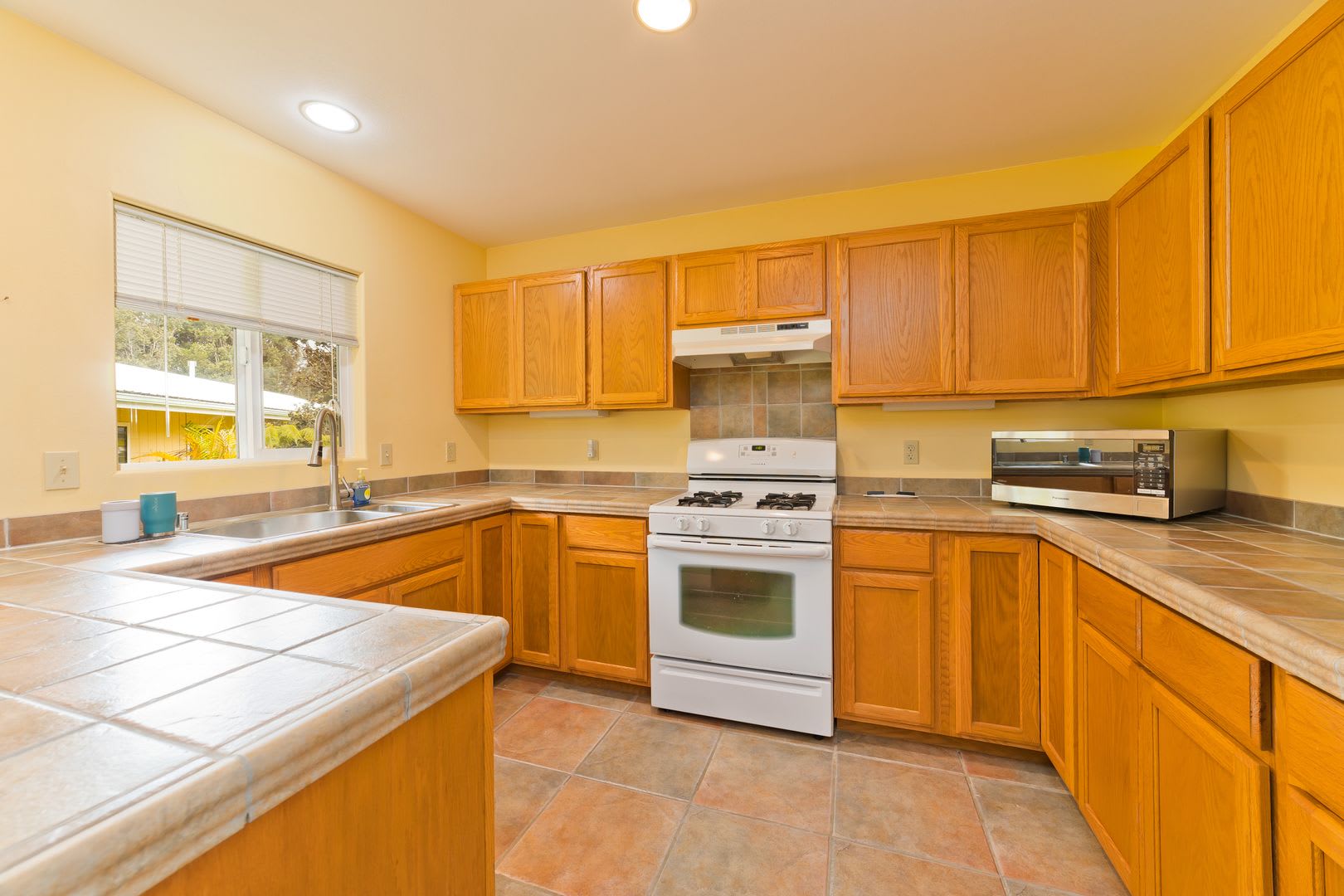 Spacious 4BR Home on the Golf Course – Pets Welcome! – photo 5