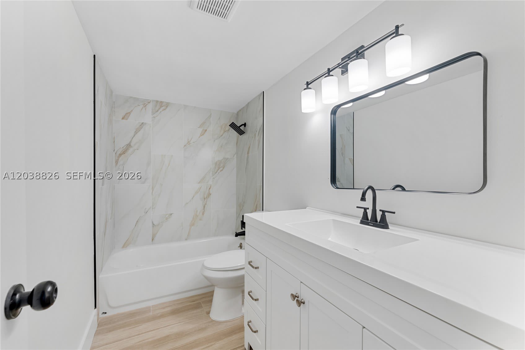 10261 NW 35th St – photo 4