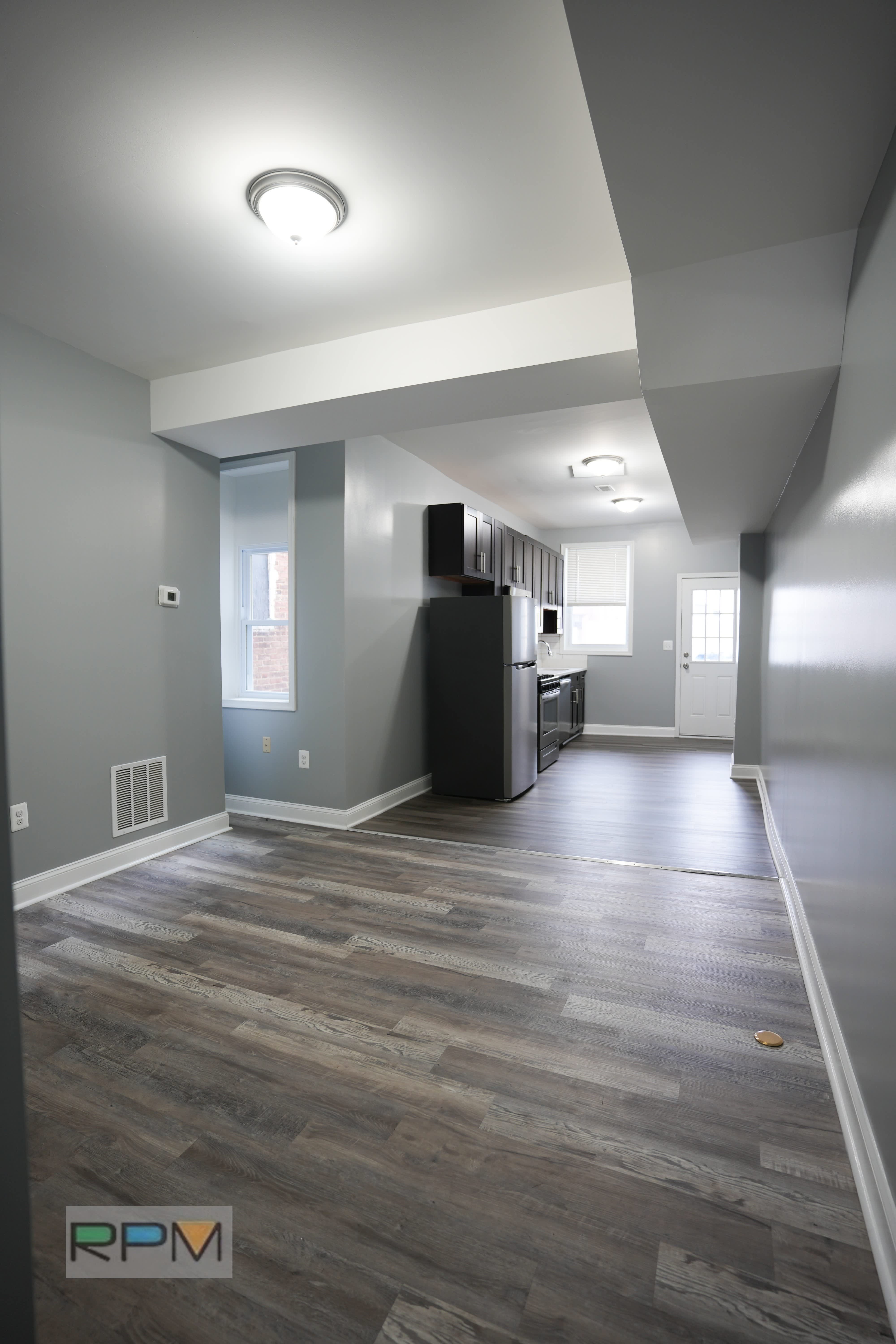 2120 N Fulton Ave – photo 2