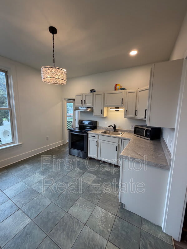 709 Main St – photo 3