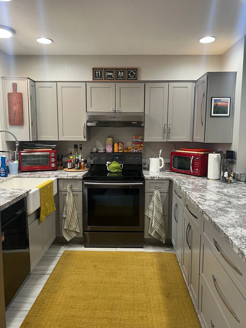 Updated Townhouse backed by National Forest – photo 4