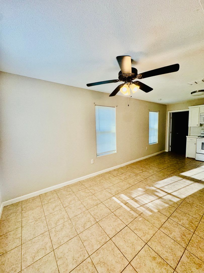 ALL BILL INCLUDED-2 Bedroom / 1 Bath Rental – Southside Neighborhood – photo 2