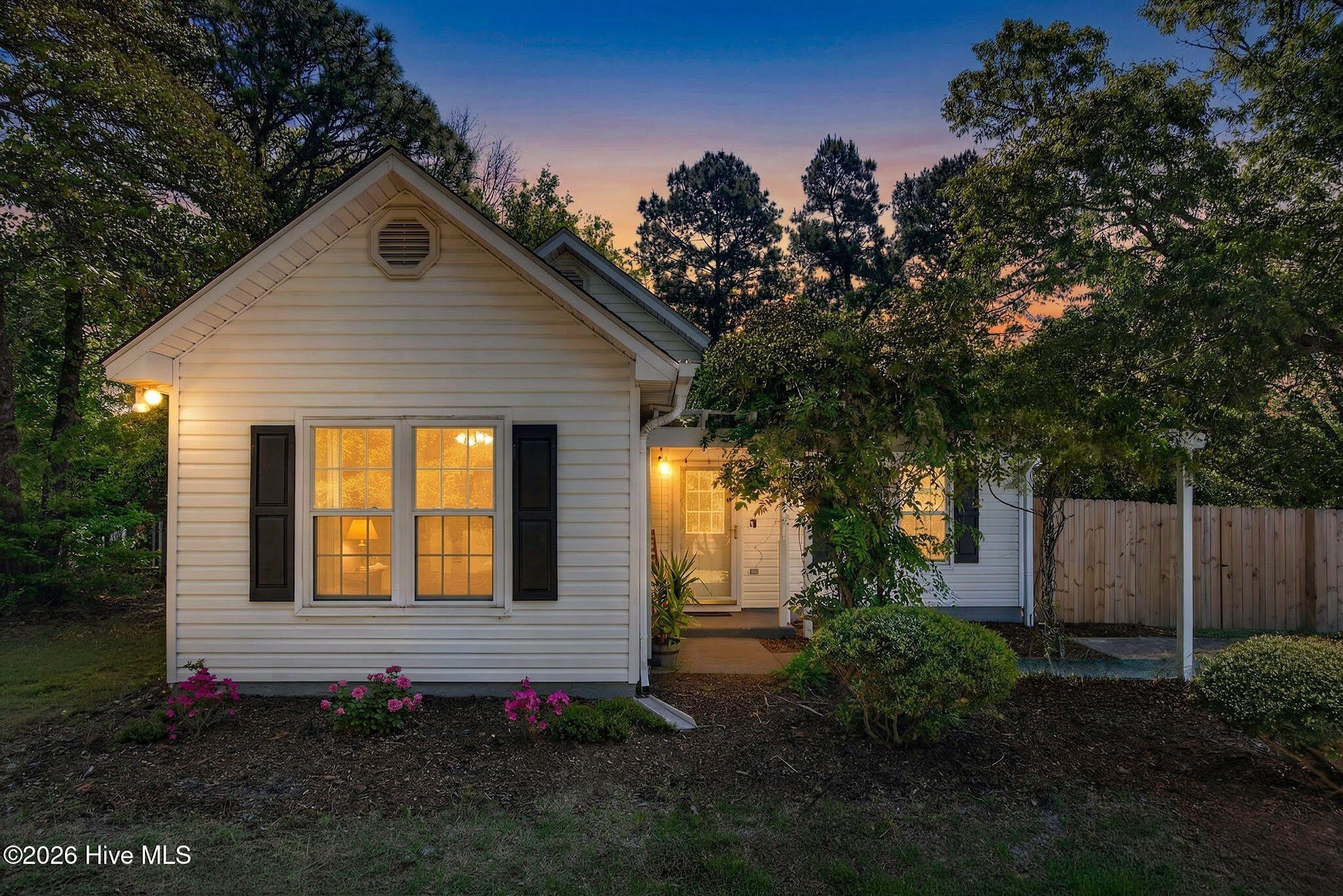 315 Tangle Oaks Court SE – photo 1