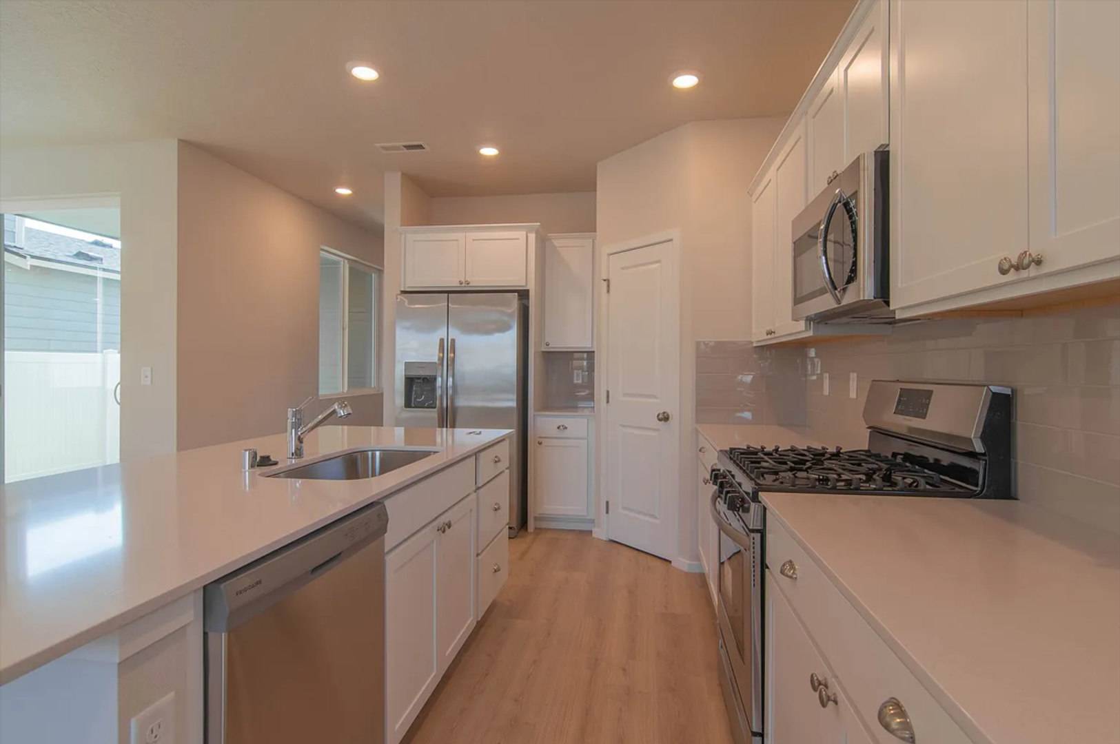 Liberty Lake 4 Bed 2.5 Bath home built 2022 with all the amenities. Ready this summer – photo 5