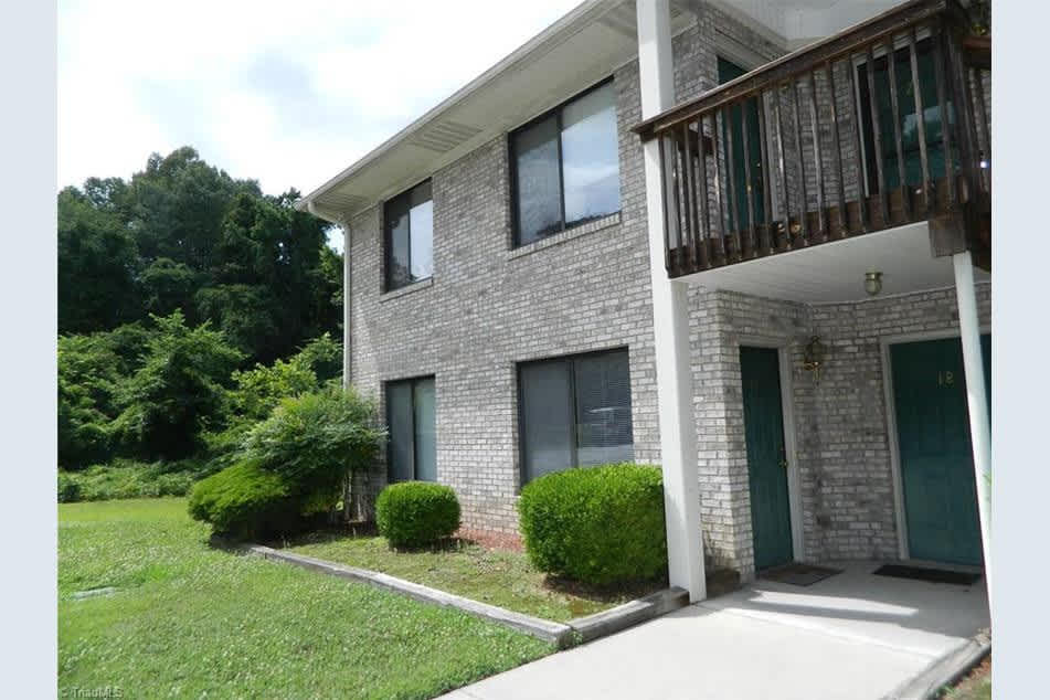 READY TO MOVE IN!! – photo 2