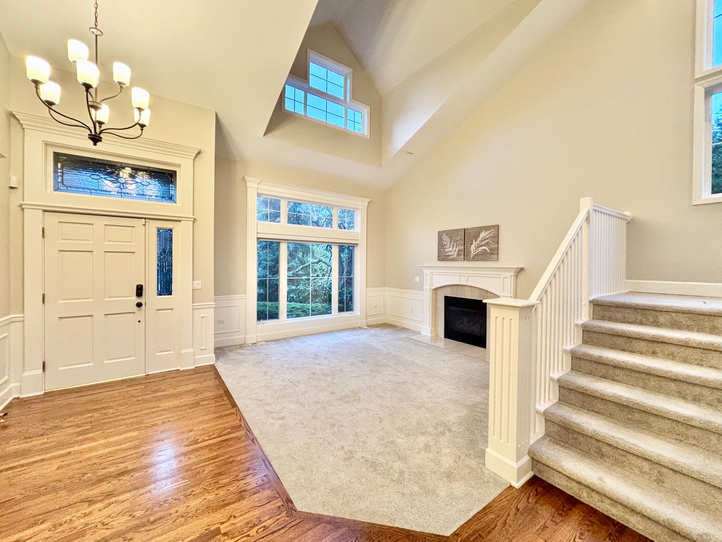 Luxurious 4BR Bellevue Oasis For Rent – photo 4