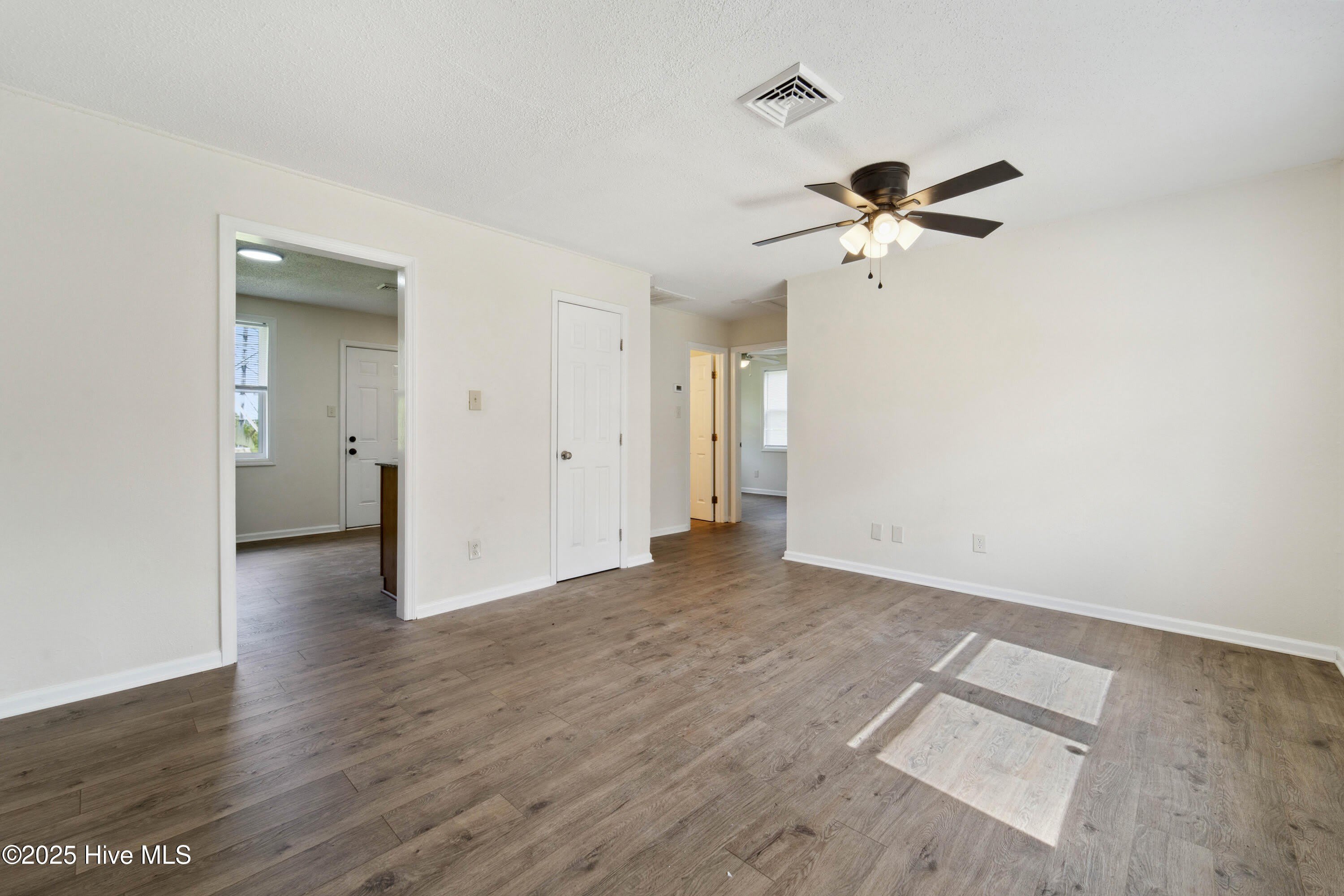 1216 Davis Street – photo 3