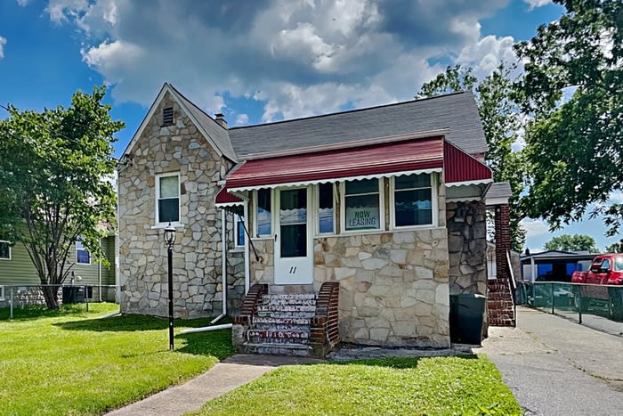 11 Seabright Avenue – photo 1