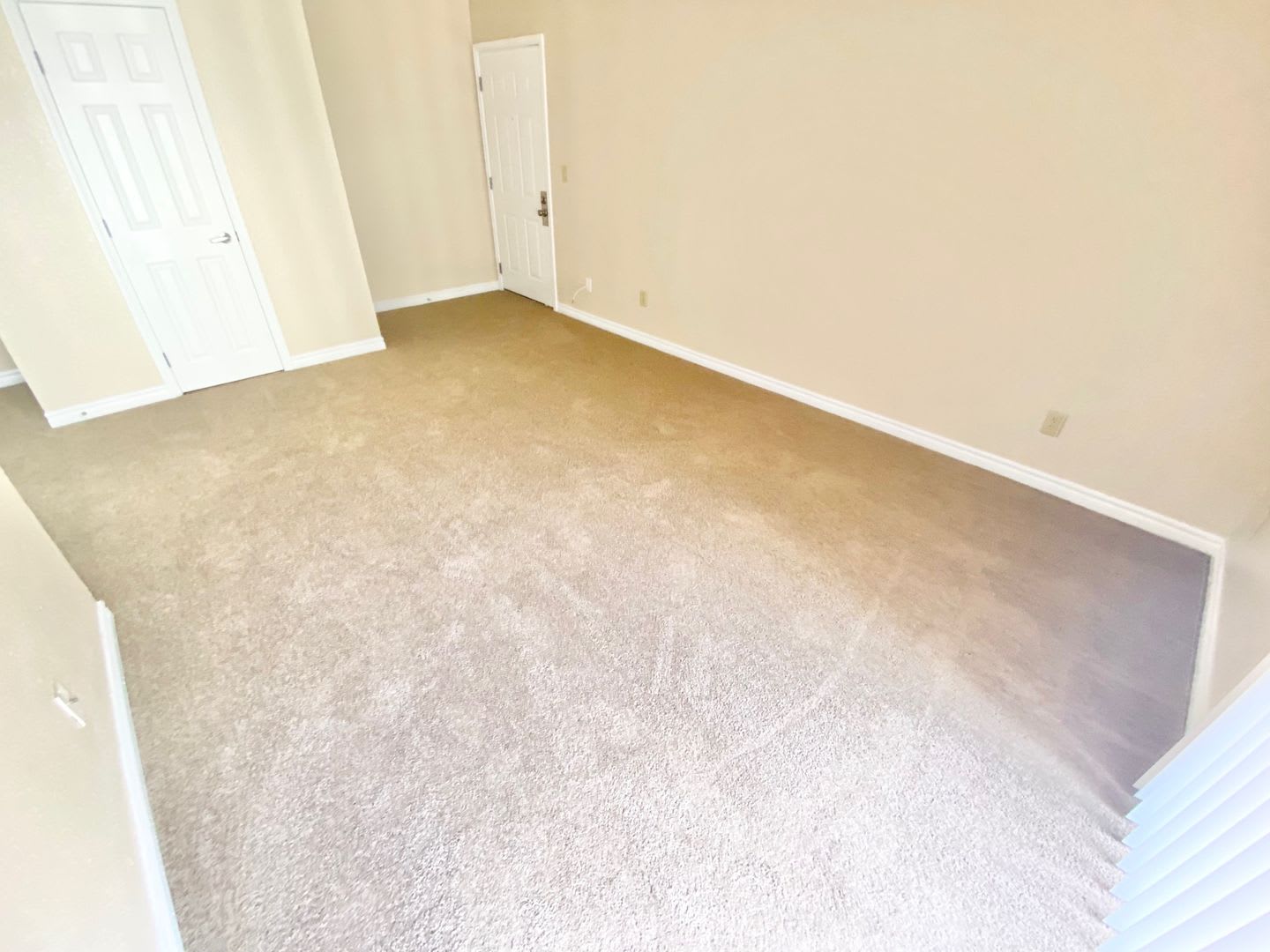 1ST FLOOR CONDO UNIT 1 BEDROOM/ 1 FULL BATH, LOCATED GUARD GATED COMMUNITY – photo 4