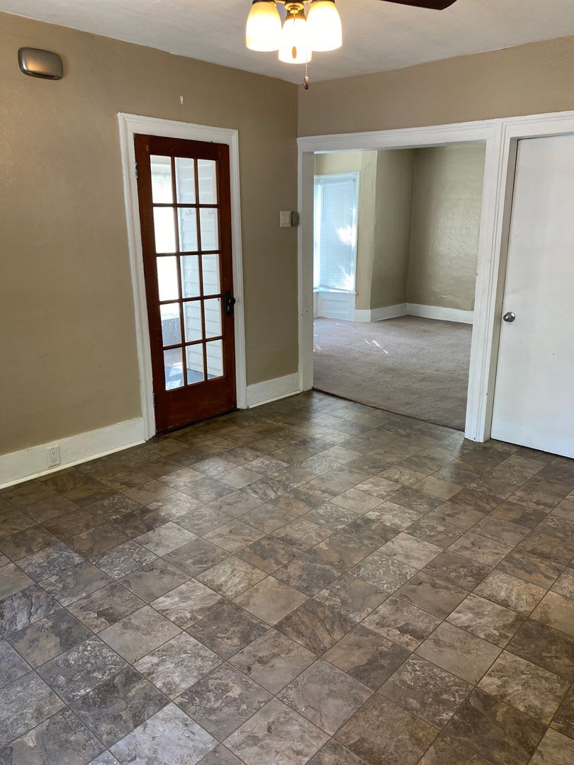 3 Bedroom / 2 Bathroom + Garage – photo 4