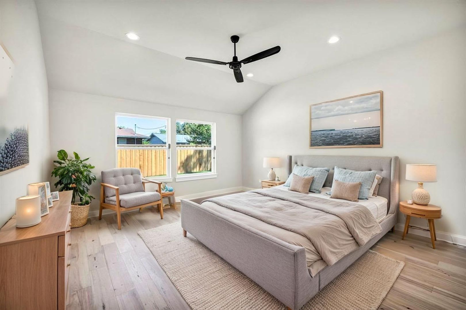 Central Austin: Modern 4-Bedroom Home with Private Pool, Office & Luxury Finishes – photo 2