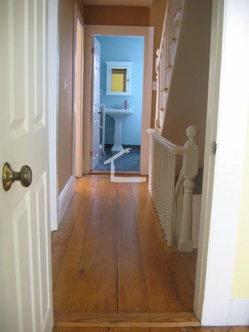 Nicely Renovated 4 Bed In Brighton With In Unit Laundry – photo 5