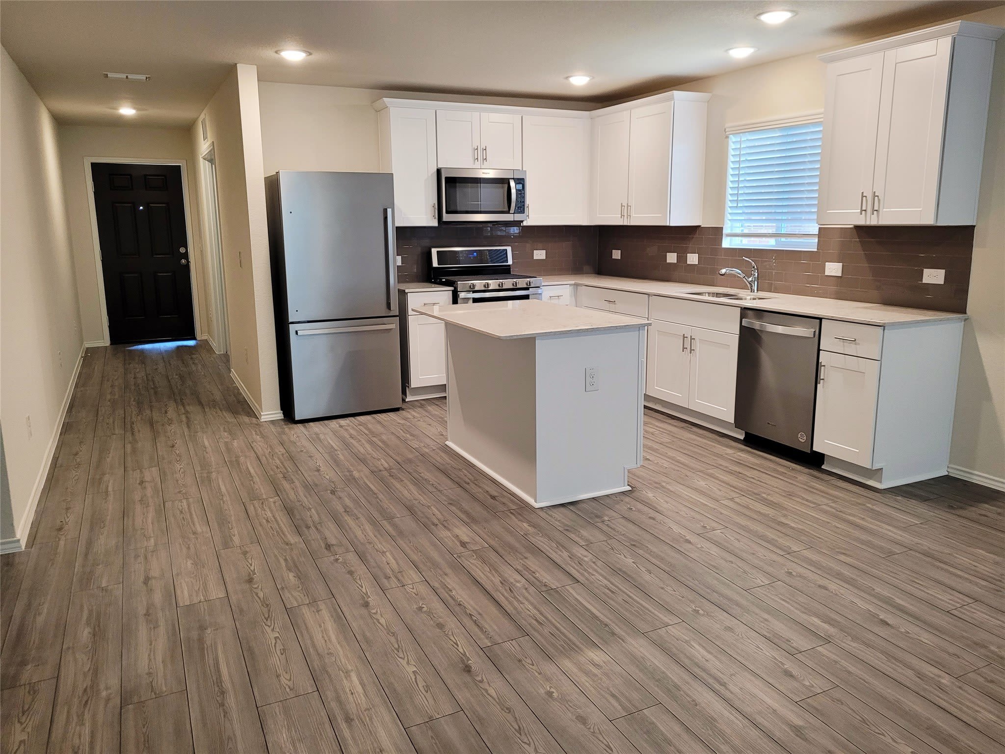 1049 Knightly Lane – photo 3
