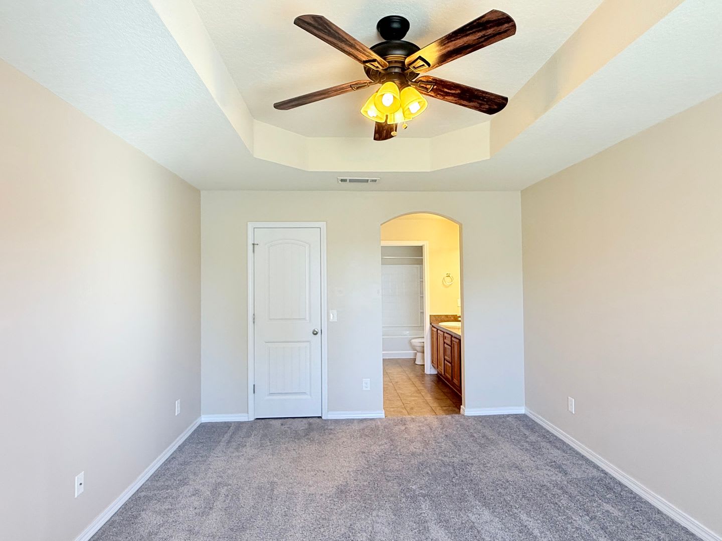 Charming 3-Bedroom Home – photo 4