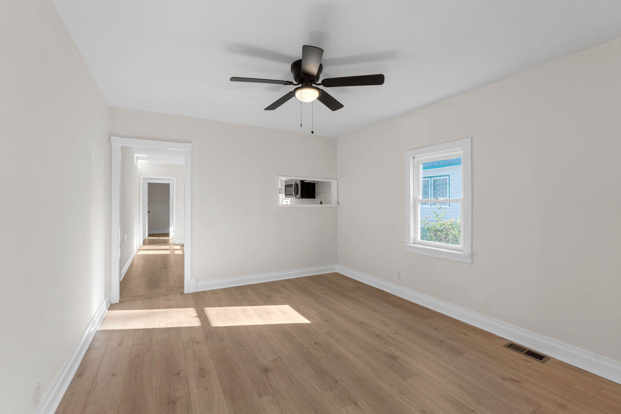 2833 Hazel Street – photo 4