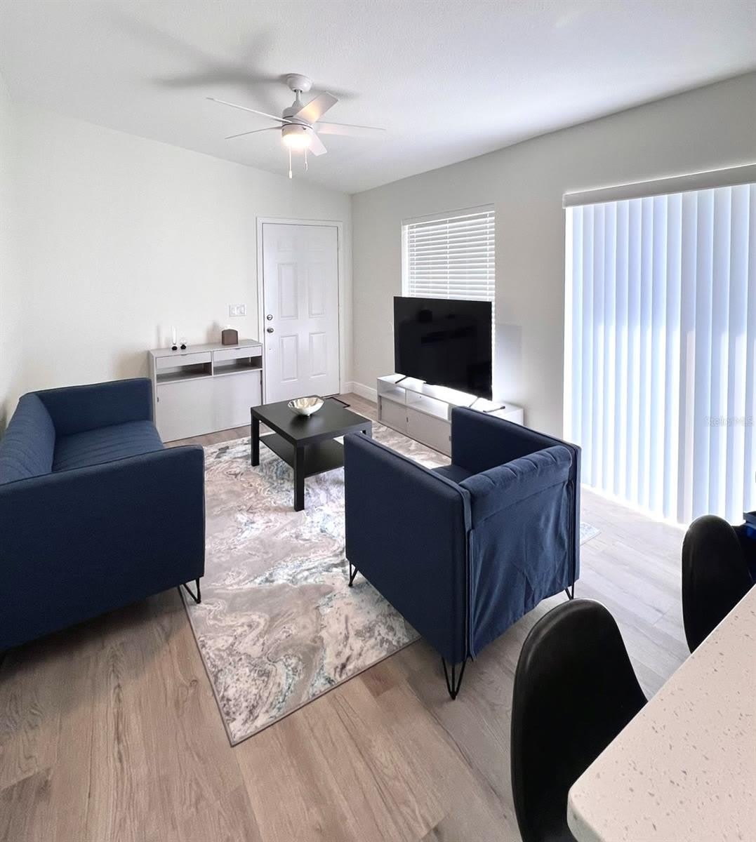 2414 CENTER Avenue – photo 1