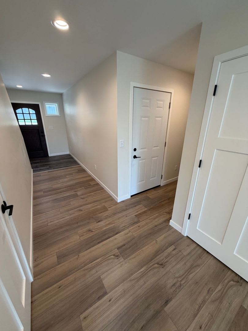 Available Now Brand New Build 3 Bed 2.5 Bathrooms – photo 2