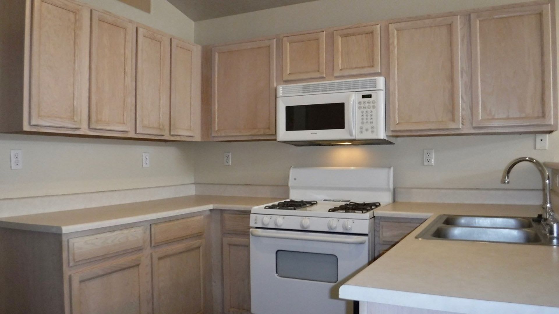 3 Bedroom Home Near Unser and McMahon NW – photo 5