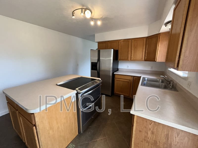 2867 Pinyon Avenue – photo 3