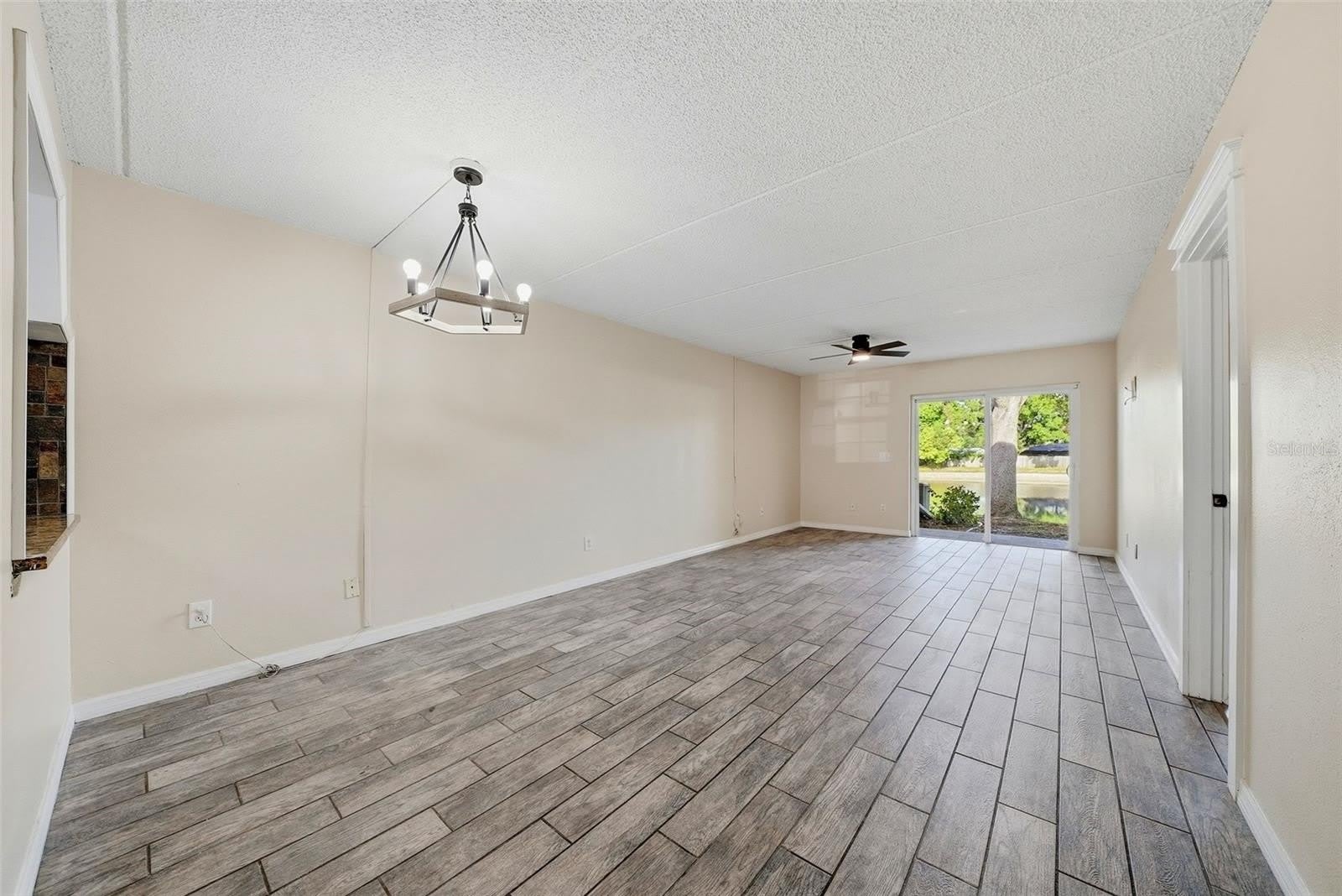 3821 N OAK Drive – photo 4