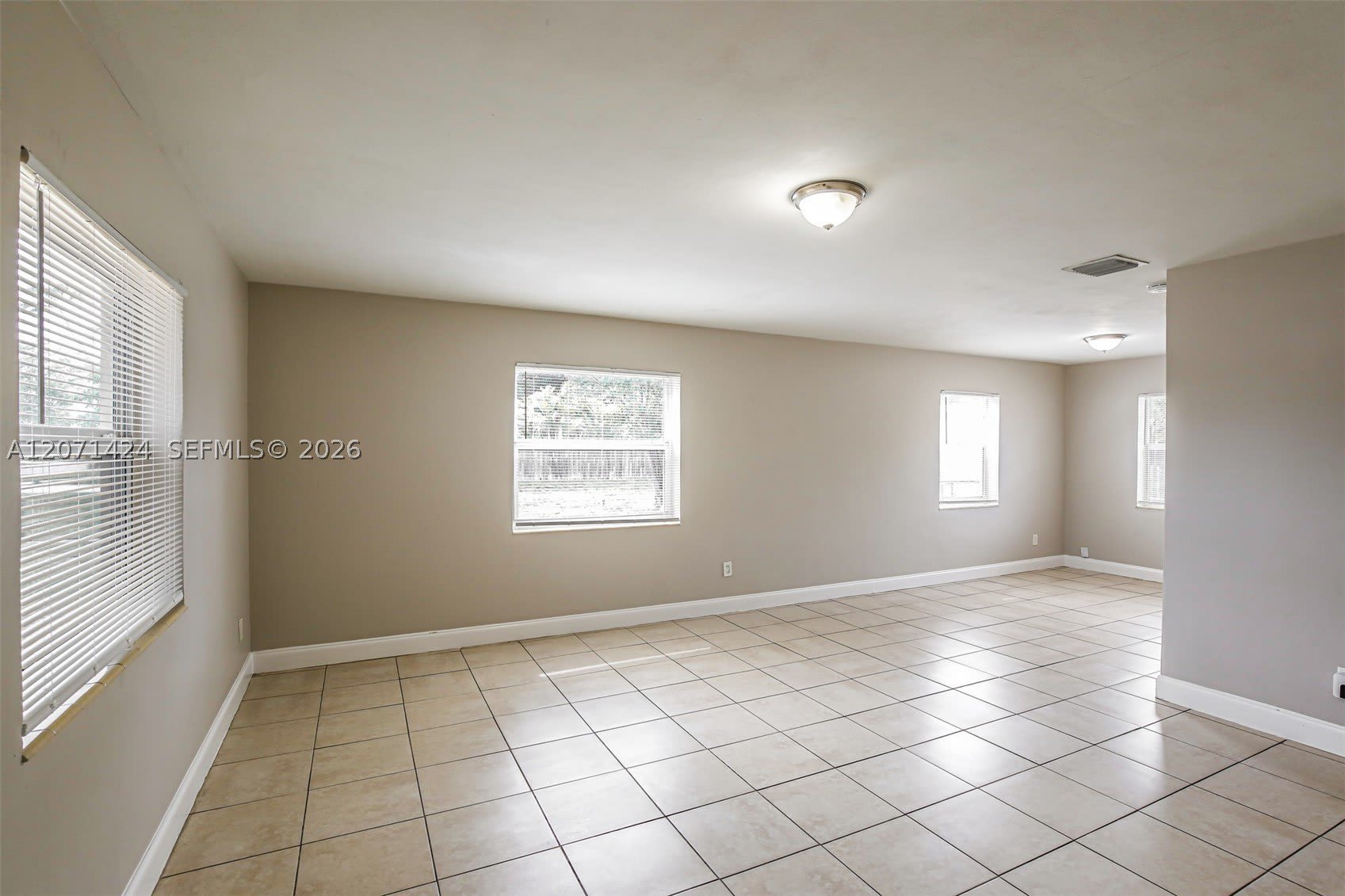 1943 Thomas St – photo 4