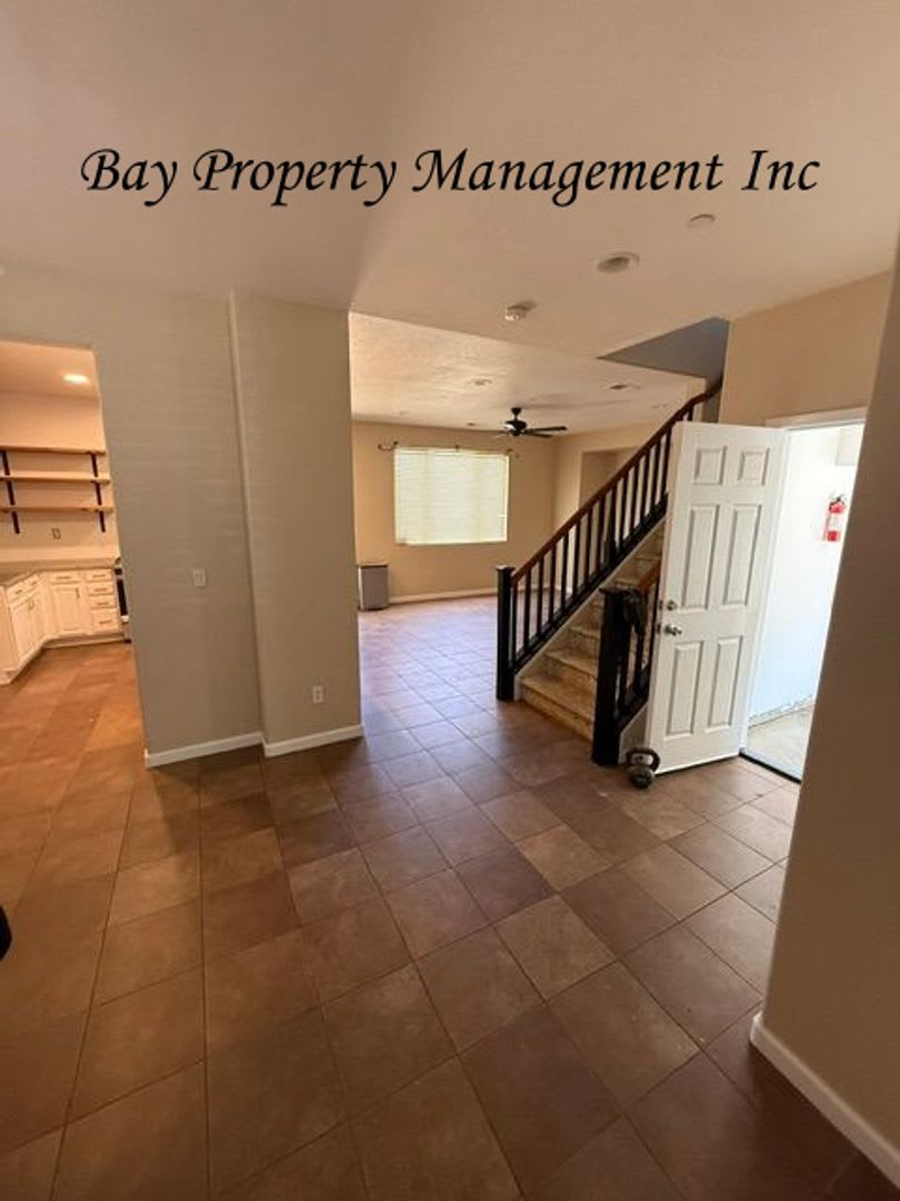 Move In Special 500 Off The First Month S Rent On A 1 Year Lease Beautiful 2 Story Home Next To The Park – photo 3