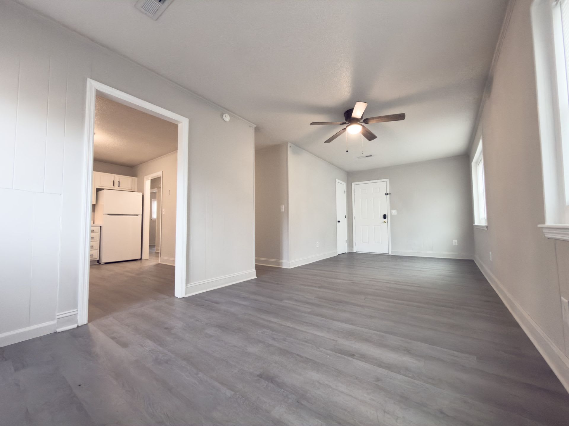 836 White Oak Dr – photo 3