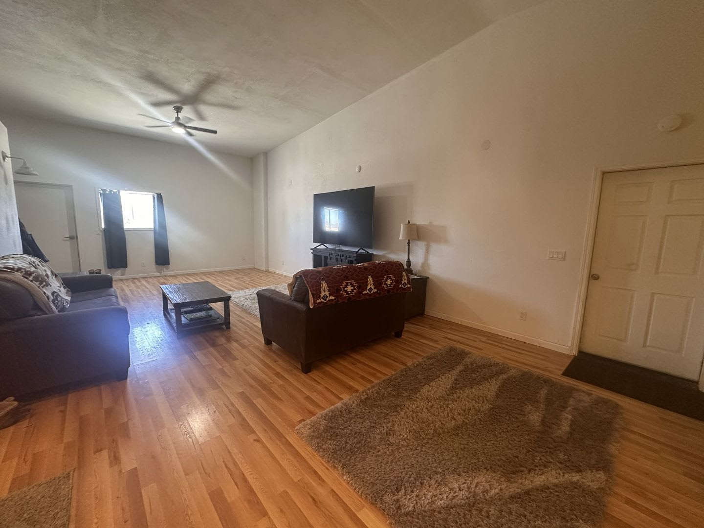 2 bedroom, 1 bathroom home – photo 4