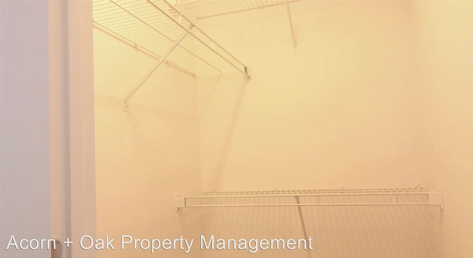 Room in 4 Bedroom Home at Collegiate Cir – photo 5