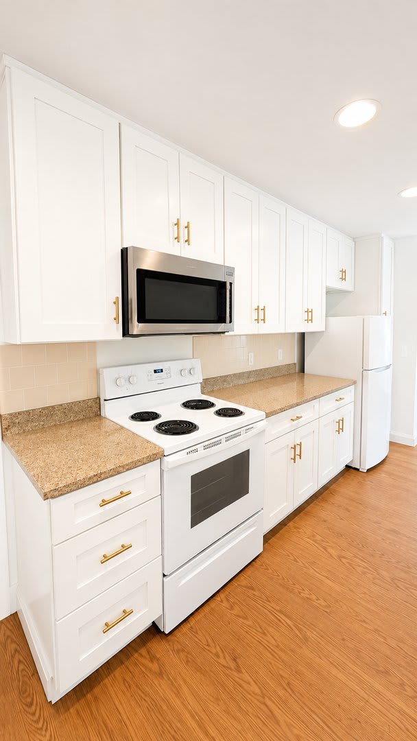 Black Mountain Garage Apartment- One occupant only! 6 Month Lease! – photo 4