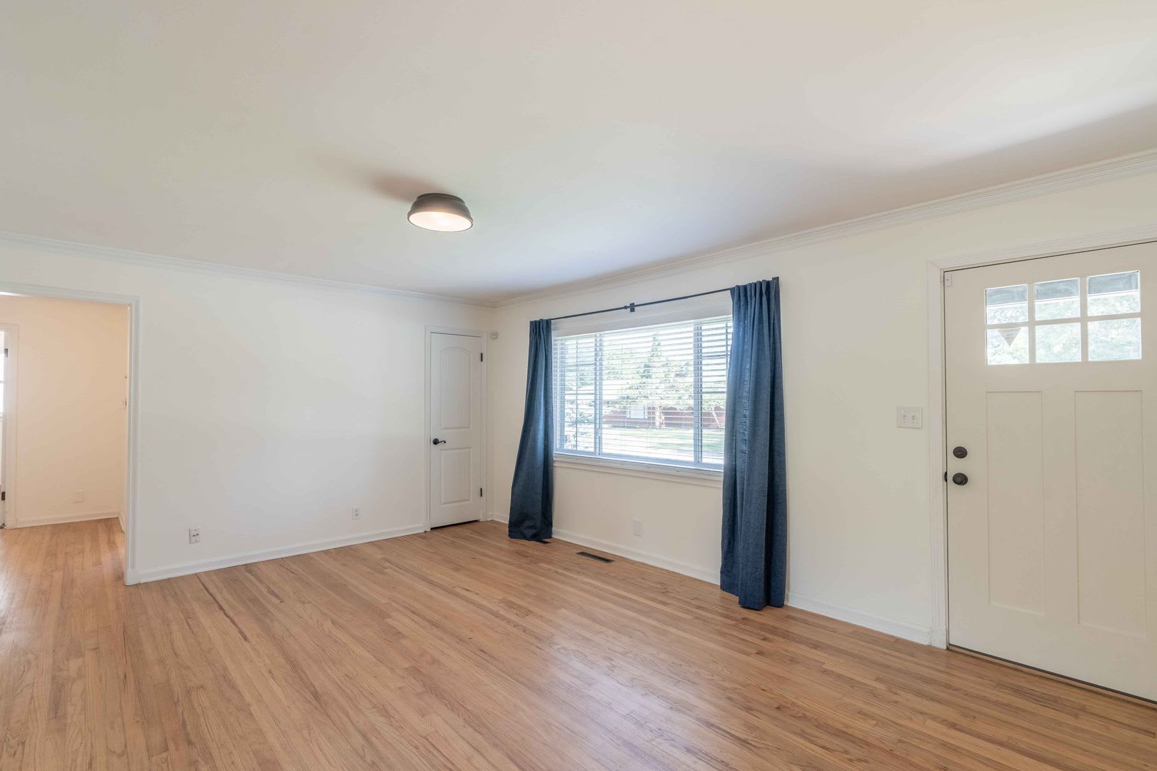 Stunning 3 Bed 2 Bath In Great Area – photo 4