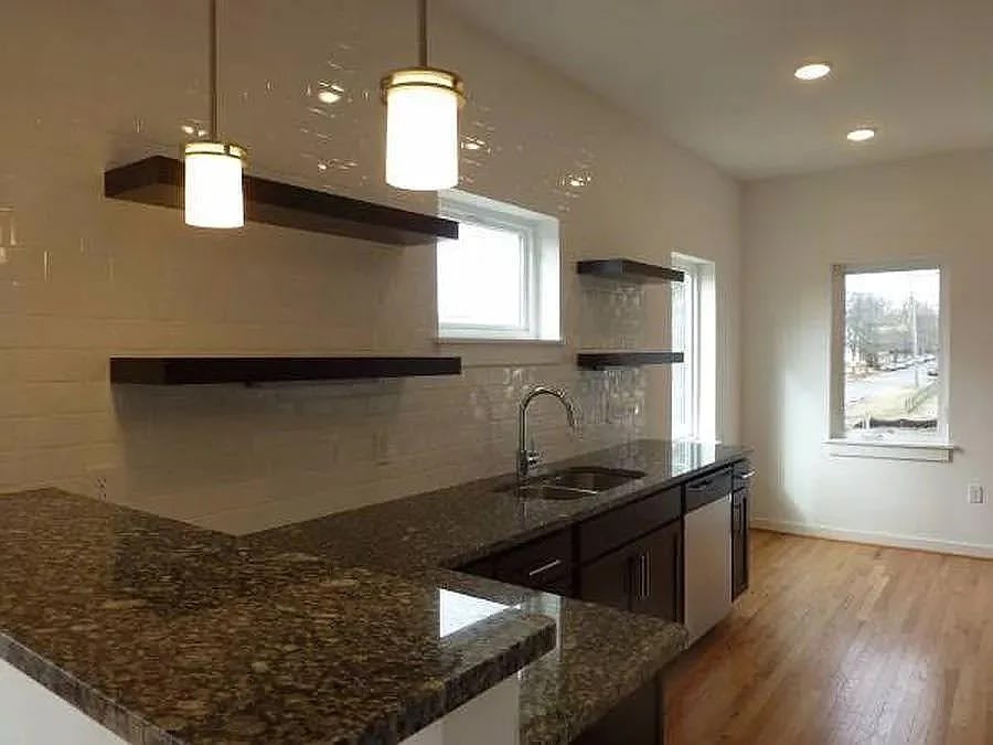 200 W 11th St – photo 4
