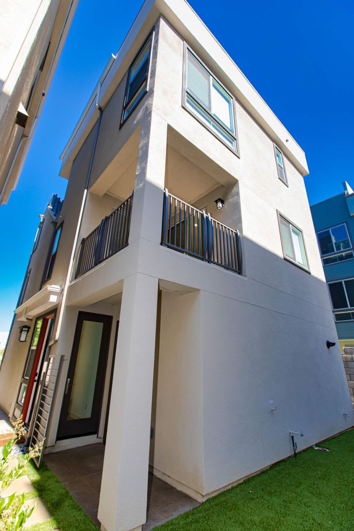 Highly Desired 4 Bedroom Floor Plan in Lighthouse Community – photo 2