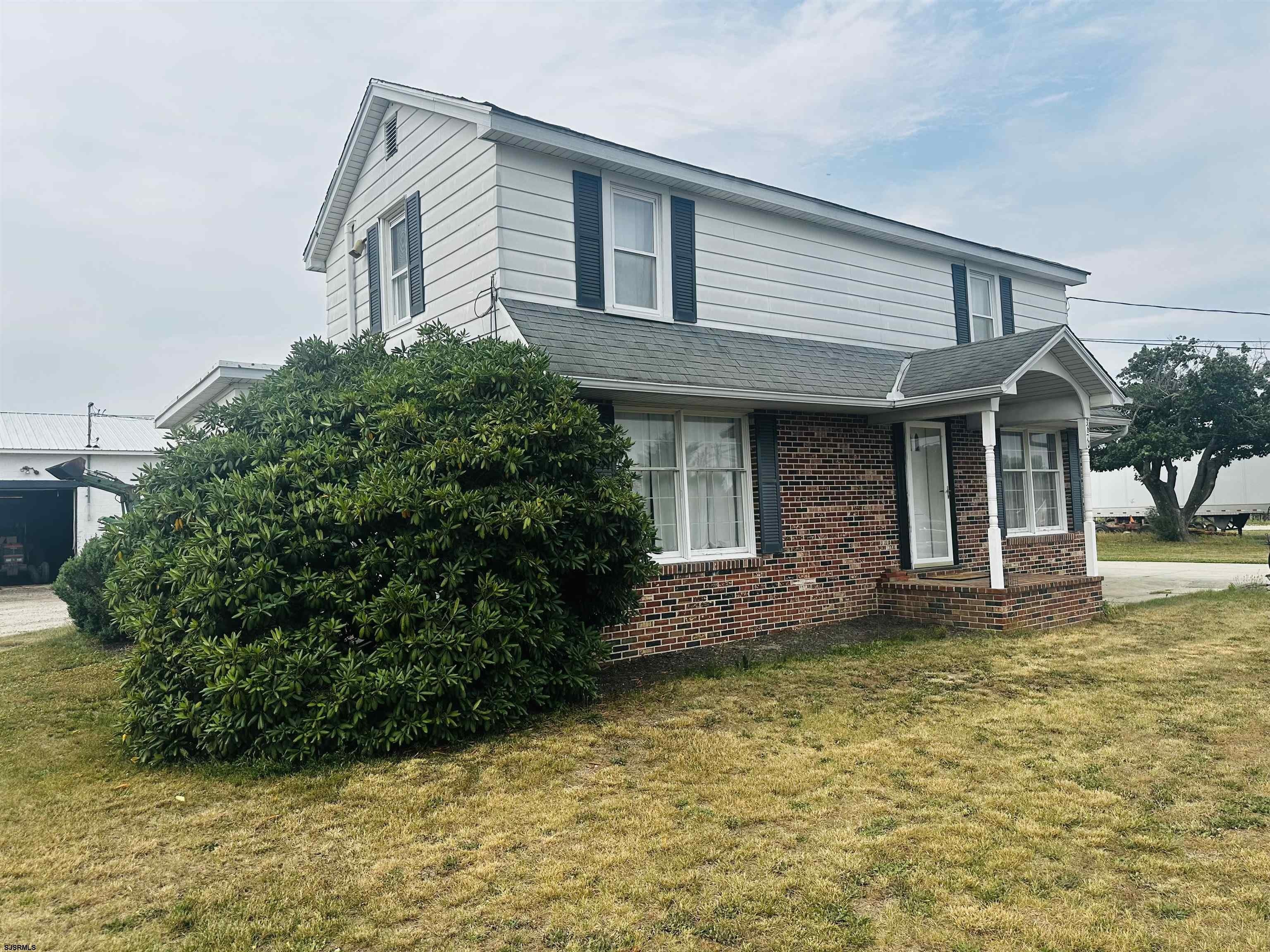 3670 Oak Road – photo 3