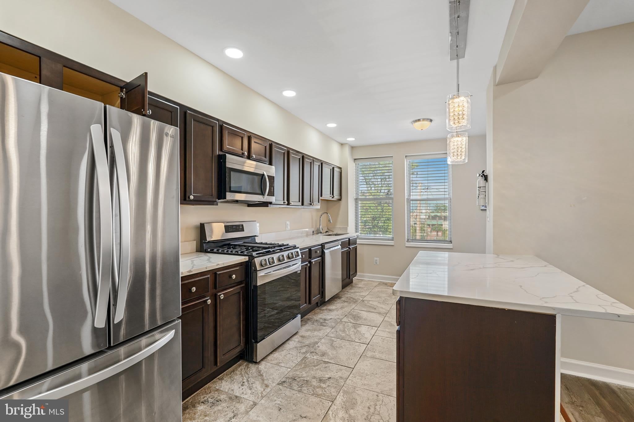 2509 LINDEN Avenue – photo 2