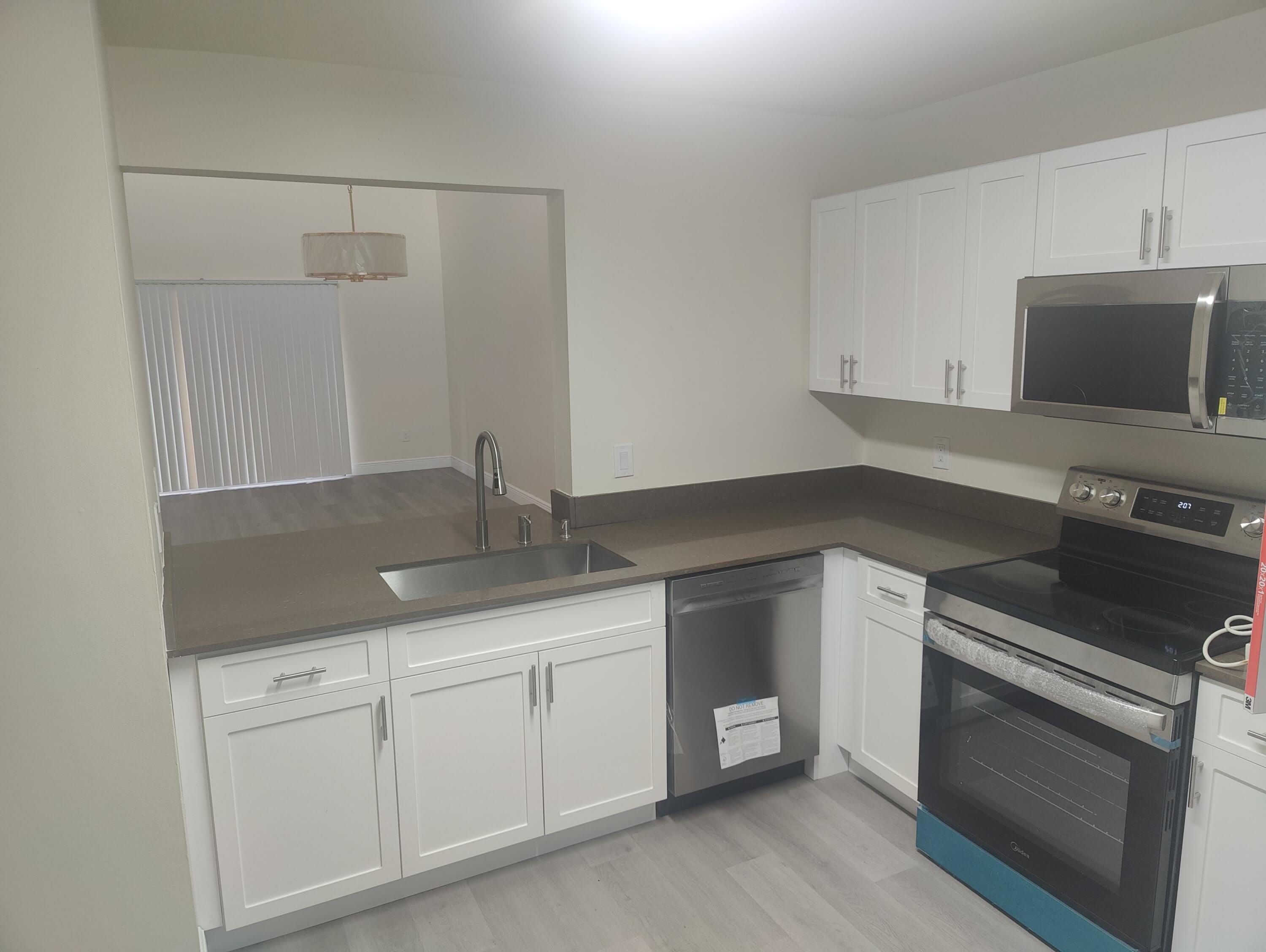 302 Lakeview Drive E – photo 3