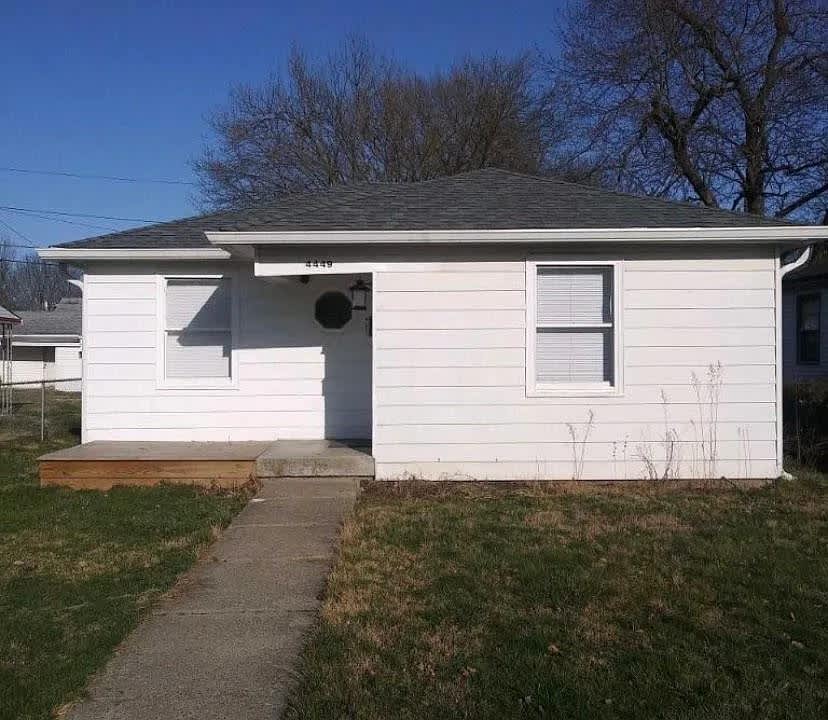 4449 Kingsley Dr – photo 2