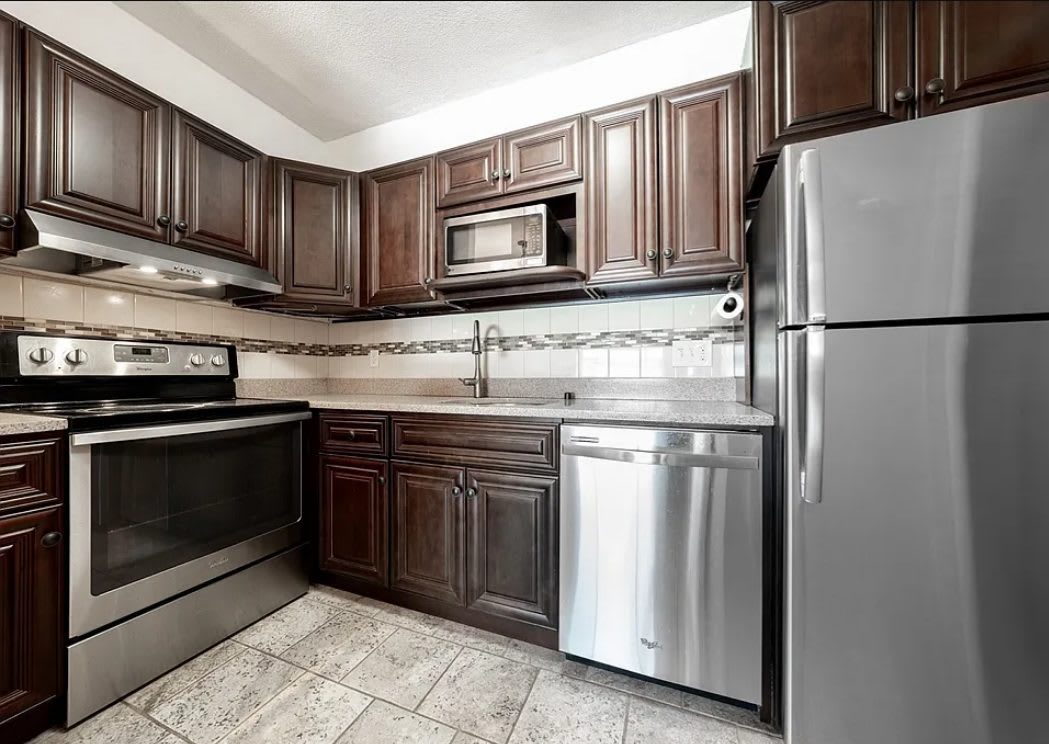 2 Larose Pl – photo 3